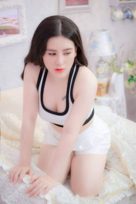 Abu Dhabi ebony woman available for a sex date on $site_name for AED 600 per hour