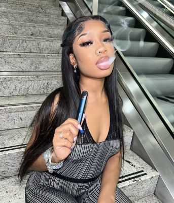 Busty escort in Abu Dhabi: Clark  works 24 round the clock