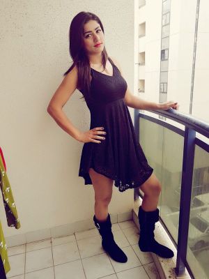 Super busty escort in Abu Dhabi: Neha Indian Escorts (168 cm, 50 kg)
