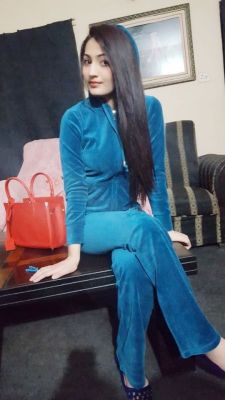 Petite escort Abu Dhabi (weight: 55 kg; height: 173 cm)