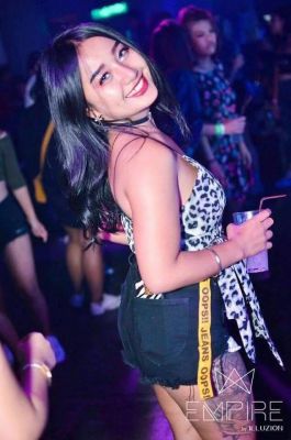 Escort top model girl Umi (weight 53 kg, height 164 cm)