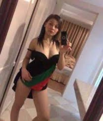 Cute lesbian girl will meet ladies, call +971 58 216 2524 