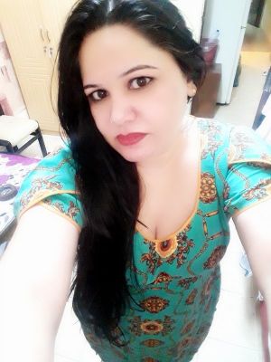 Sexy Abu Dhabi girl NOORI is ready for sex