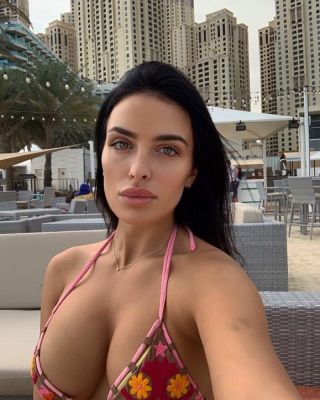 Date Abu Dhabi escort — independent girl Sandra from SexAbudhabi.com