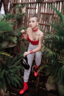 Latin escort Hanna sweet in Abu Dhabi, USD 600 per hour