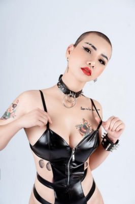 Date Abu Dhabi escort — independent girl Hanna sweet from SexAbudhabi.com